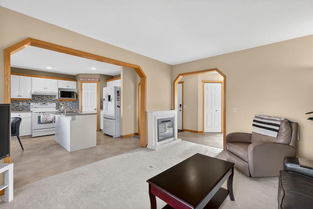 620 Douglas Glen Boulevard SE, Calgary — photo 4 of 27