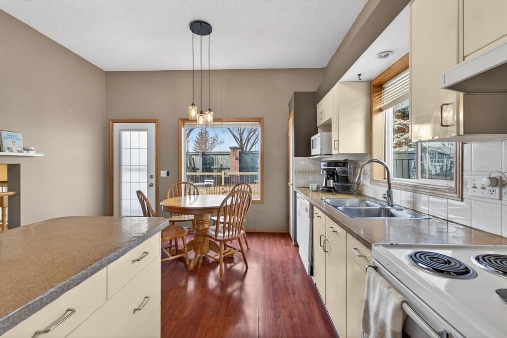 68 Coventry Green NE, Calgary — photo 5 of 46