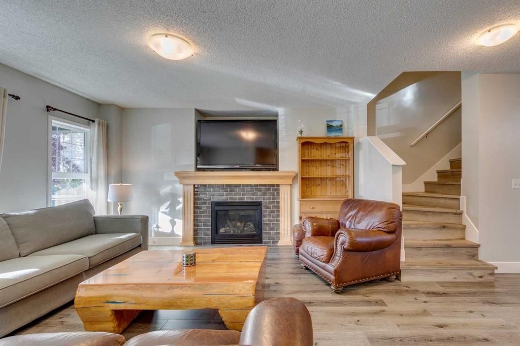 199 Everglen Way SW, Calgary — photo 2 of 49