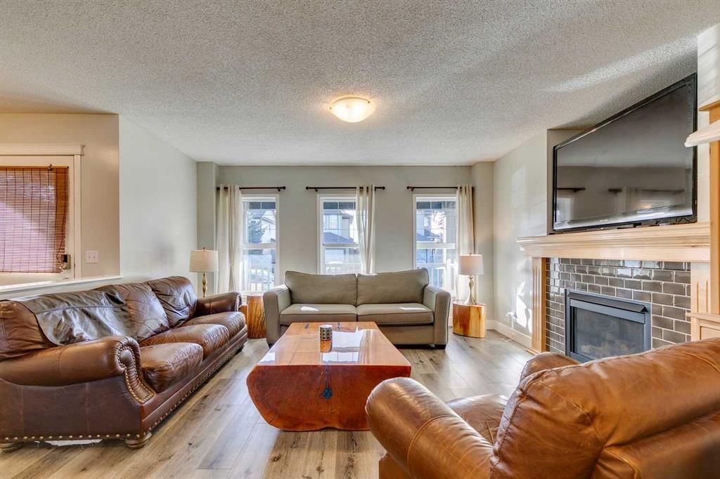 199 Everglen Way SW, Calgary — photo 3 of 49
