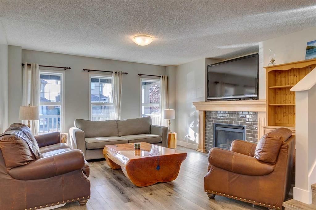 199 Everglen Way SW, Calgary — photo 5 of 49