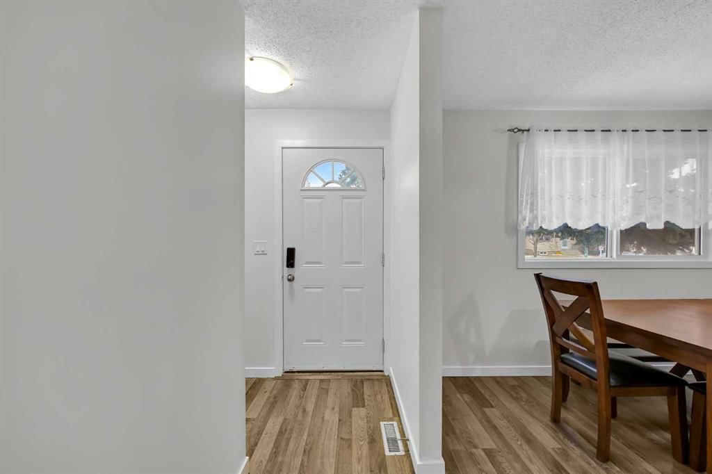 14, 6100 4 Avenue NE, Calgary — photo 4 of 29