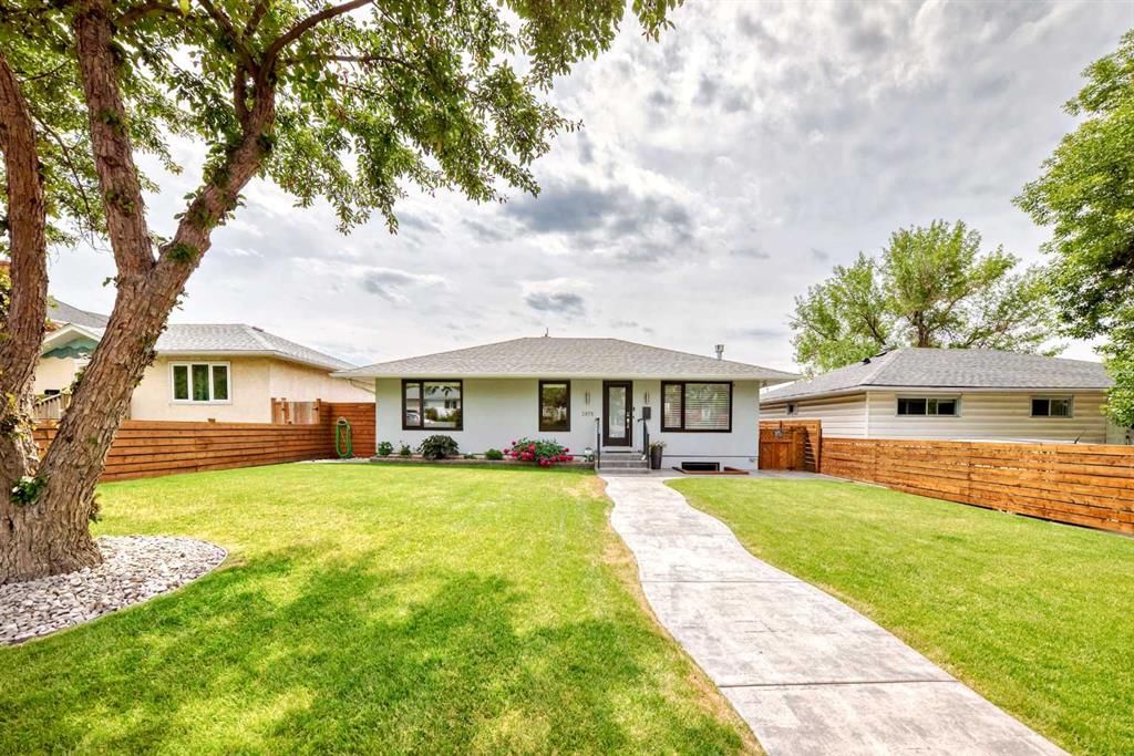 2415 9 Avenue NW, Calgary — main listing photo