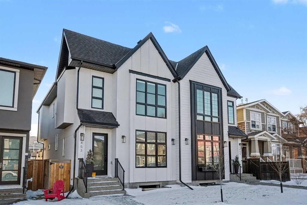 453 26 Avenue NW, Calgary — main listing photo