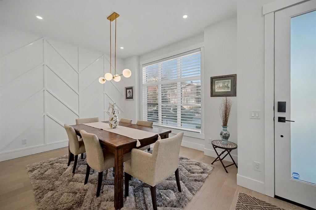 453 26 Avenue NW, Calgary — photo 5 of 47