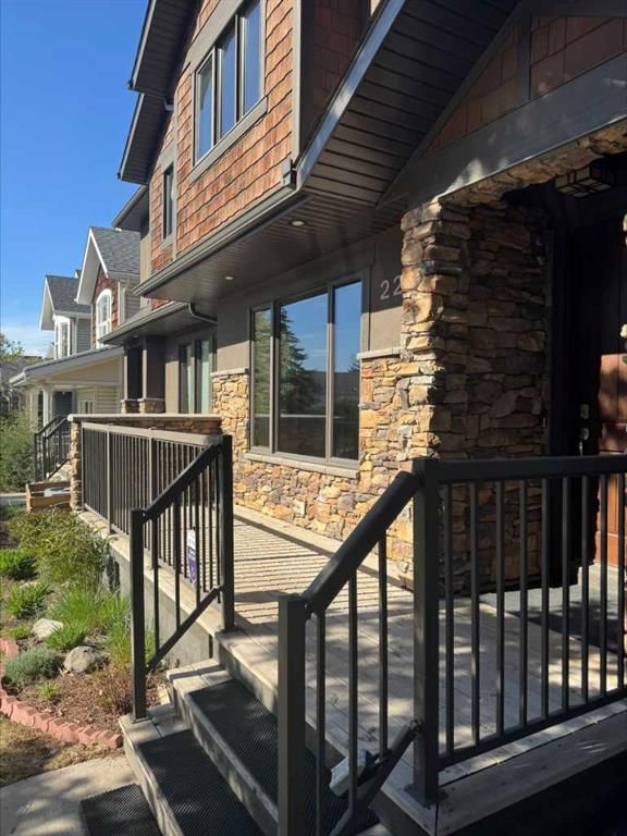 2213 27 Street SW, Calgary — photo 2 of 43