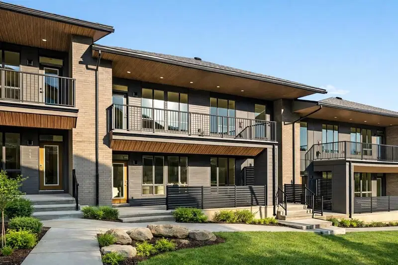 613 Sovereign Common SW, Calgary — main listing photo