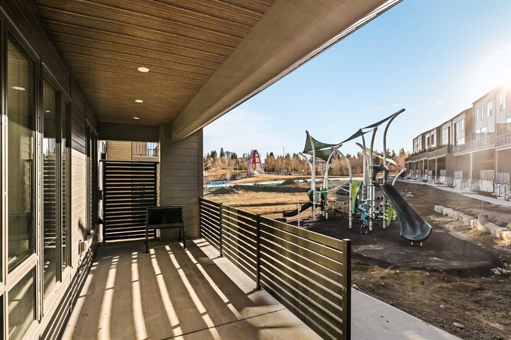 613 Sovereign Common SW, Calgary — photo 3 of 34