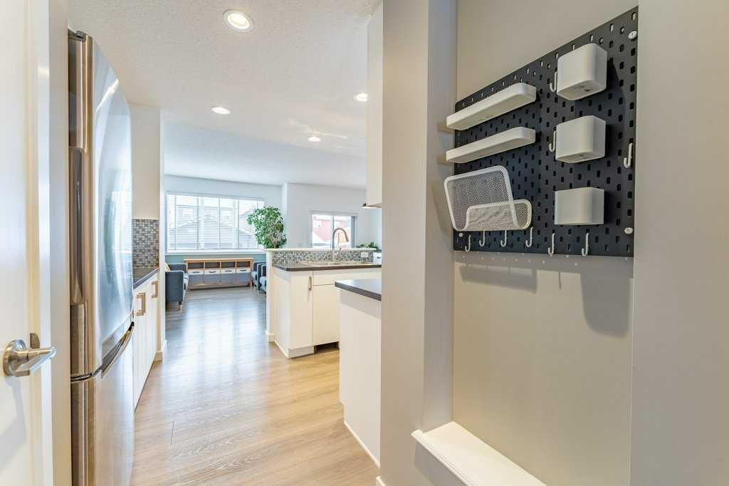 74 Evansridge Crescent NW, Calgary — photo 4 of 40