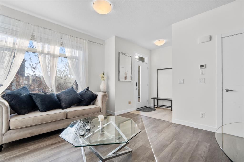 1222 Sage Meadows Gardens NW, Calgary — photo 5 of 40