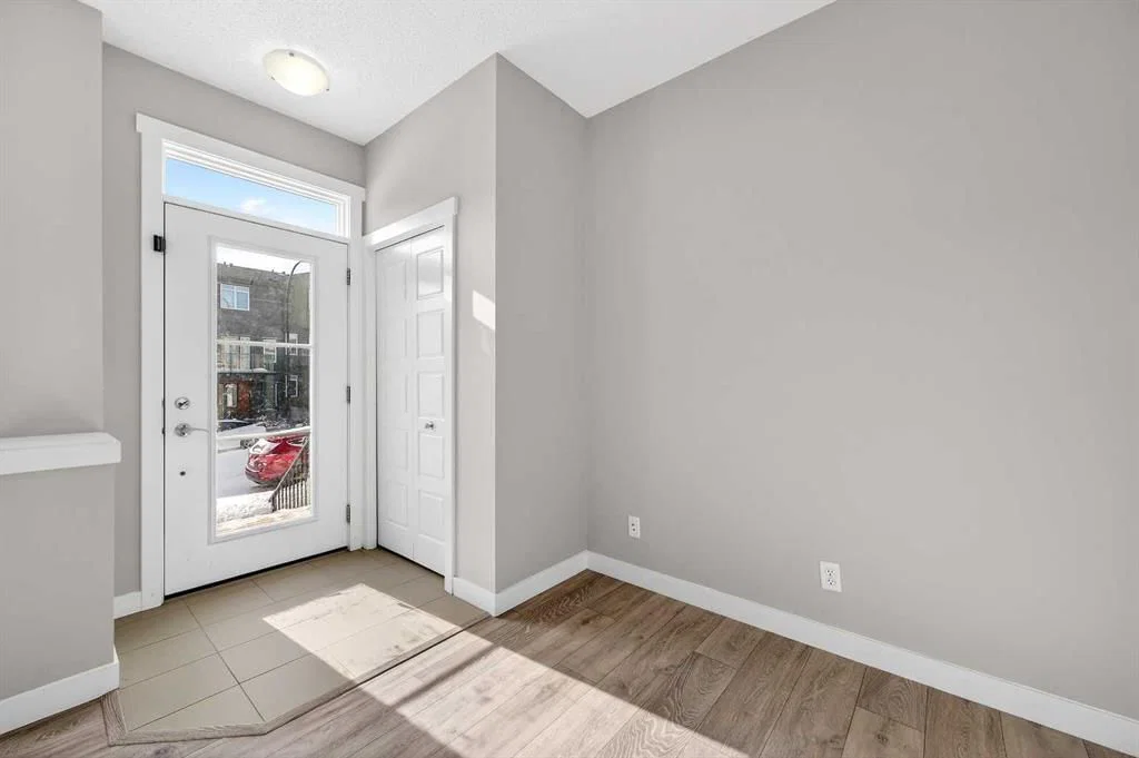30 Sage Bluff Gate NW, Calgary — photo 4 of 39
