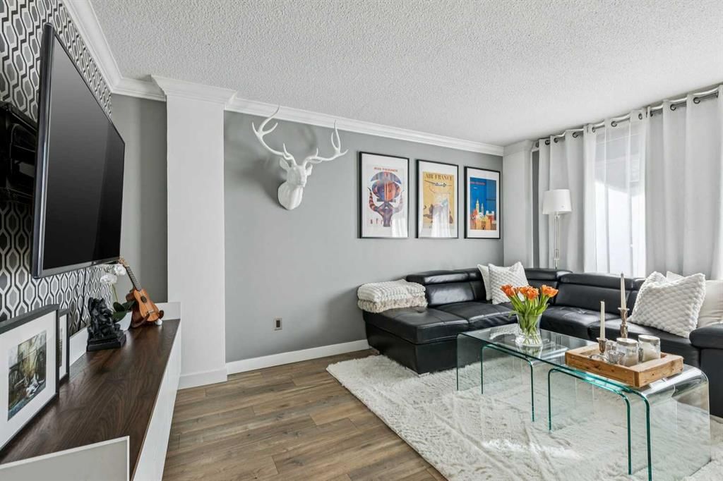 205, 1213 13 Avenue SW, Calgary — photo 2 of 26