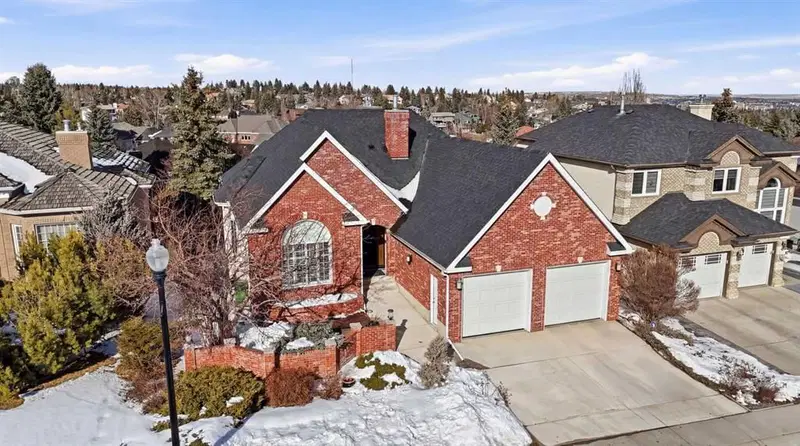 168 Christie Park View SW, Calgary — photo 2 of 49