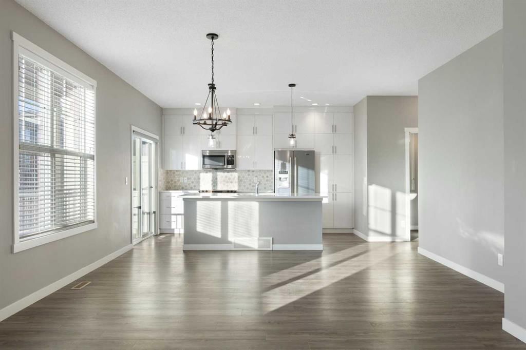 405, 428 Nolan Hill Drive NW, Calgary — photo 2 of 35