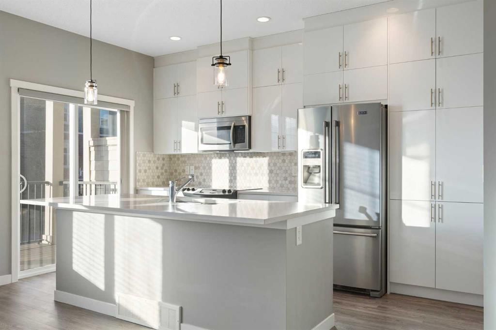 405, 428 Nolan Hill Drive NW, Calgary — photo 3 of 35