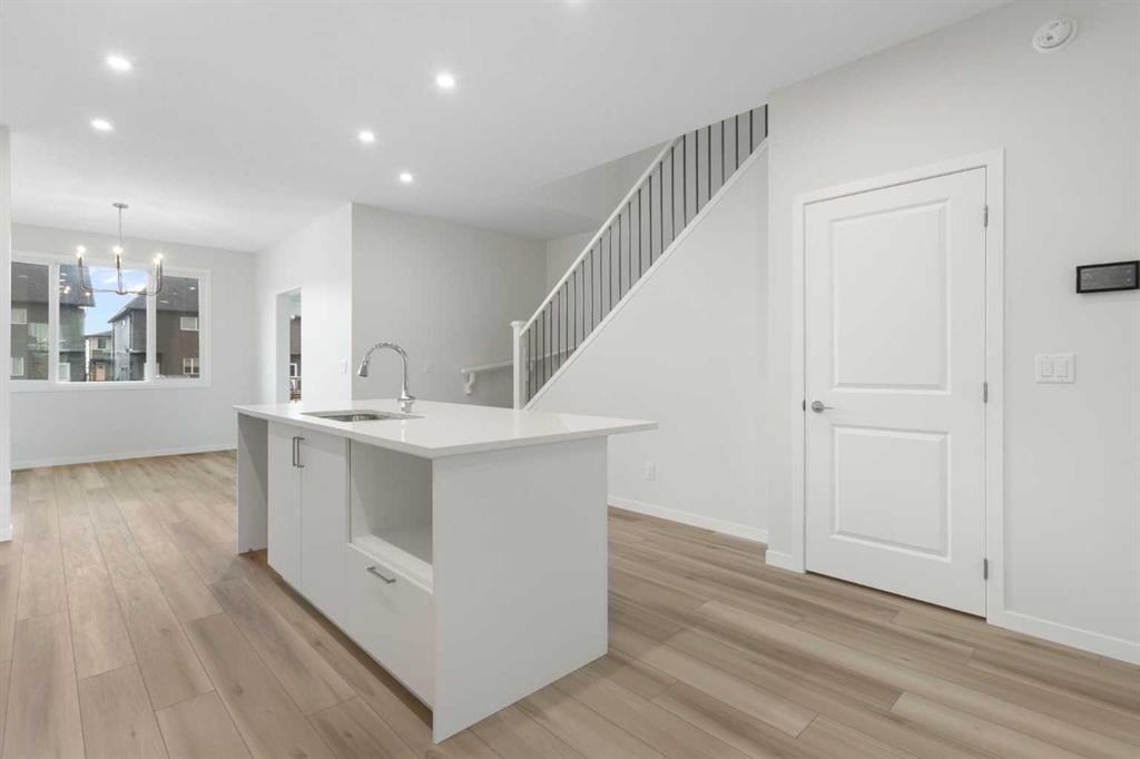 680 Buffaloberry Manor SE, Calgary — photo 5 of 39