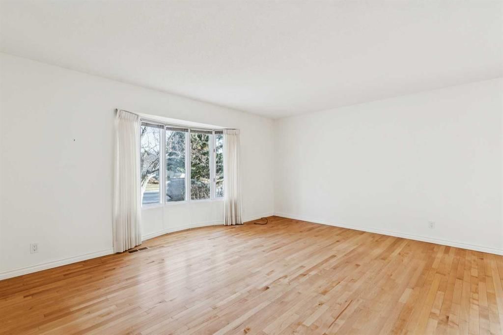 6407 Law Drive SW, Calgary — photo 2 of 50