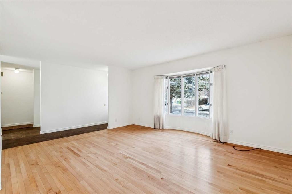 6407 Law Drive SW, Calgary — photo 4 of 50