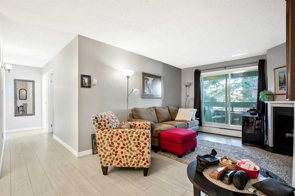 6308, 315 Southampton Drive SW, Calgary — photo 5 of 24