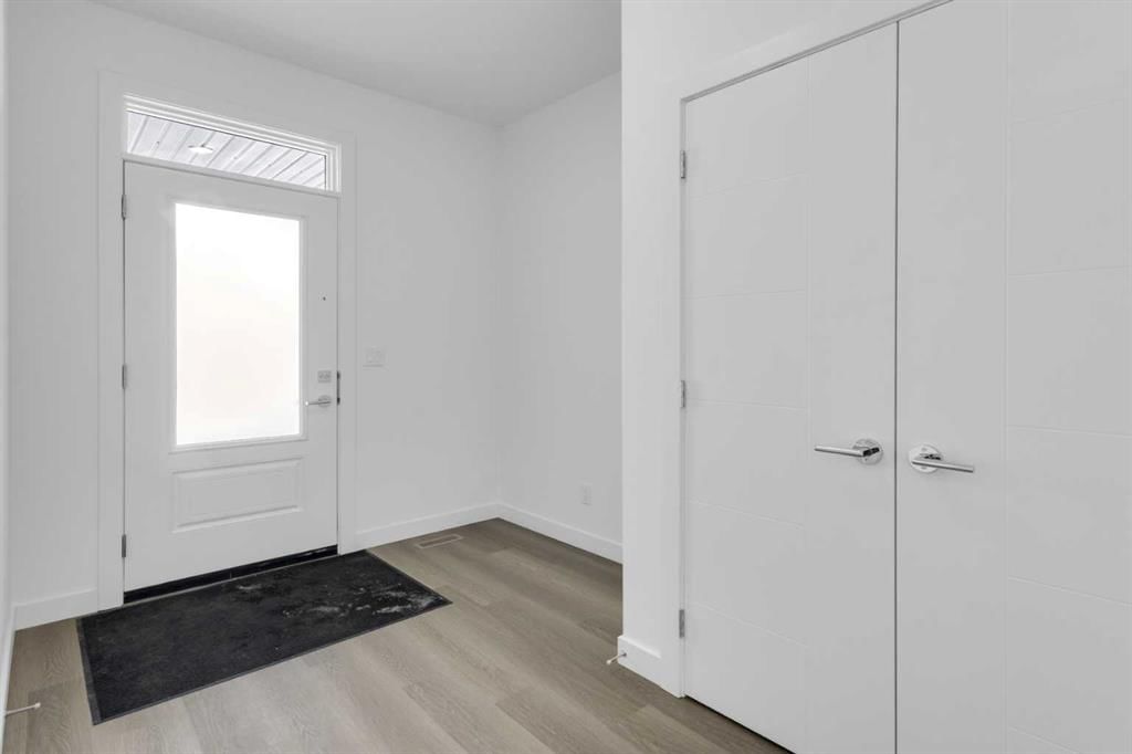 144 Copperhead Road SE, Calgary — photo 3 of 33