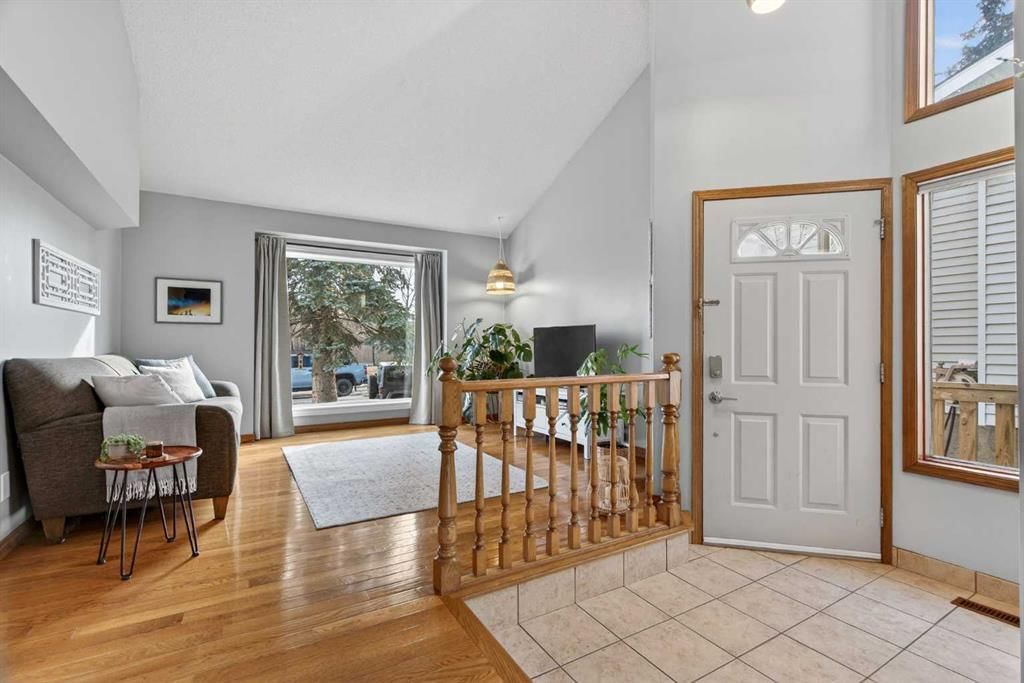 28 Mckerrell Close SE, Calgary — photo 5 of 47