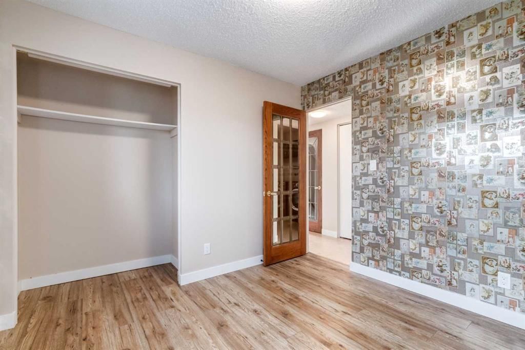 323 Parkridge Way SE, Calgary — photo 2 of 45