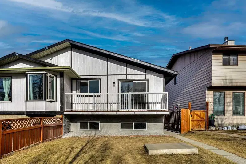 1306 Berkley Drive NW, Calgary — main listing photo