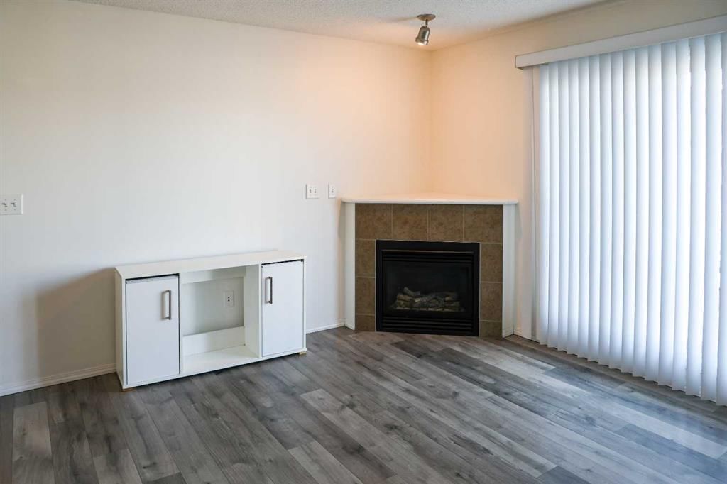 2312, 43 Country Village Lane NE, Calgary — photo 4 of 15
