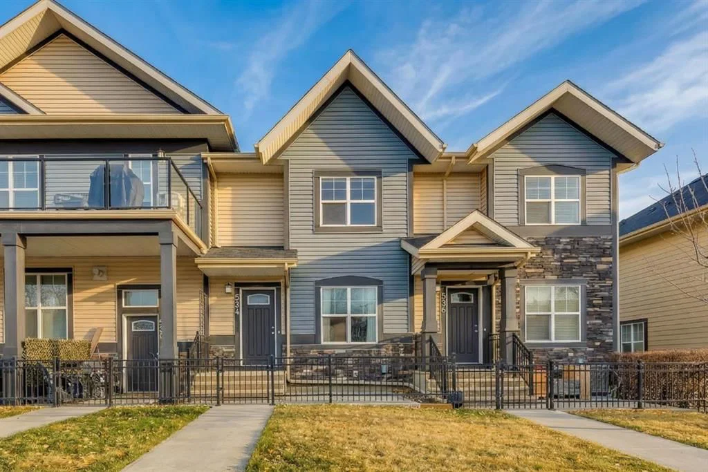 534 Mckenzie Towne Drive SE, Calgary — main listing photo