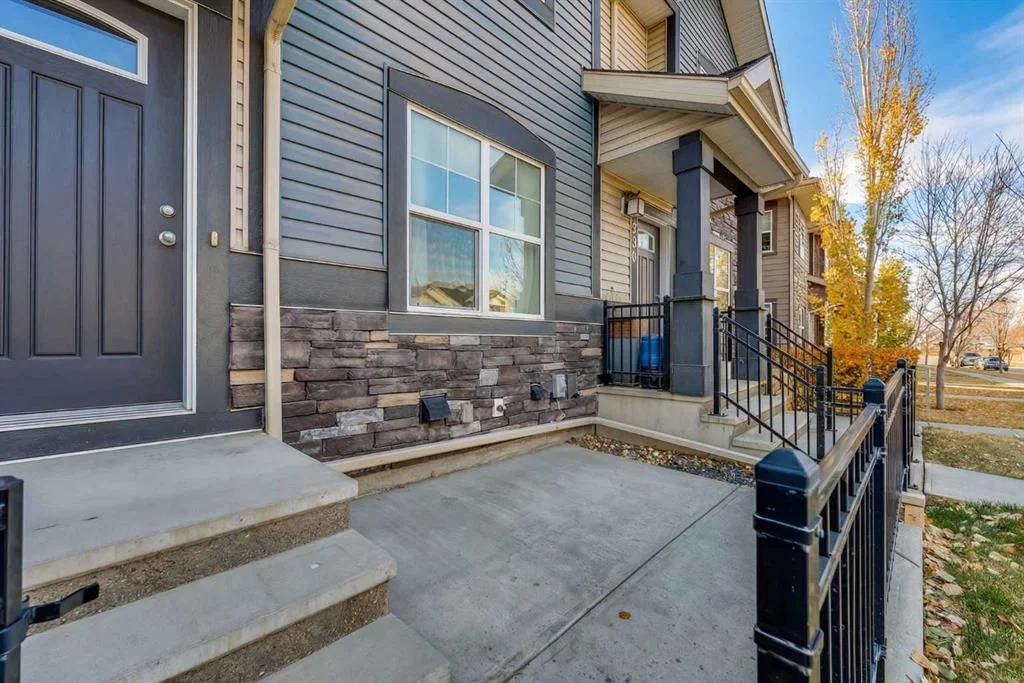 534 Mckenzie Towne Drive SE, Calgary — photo 2 of 23