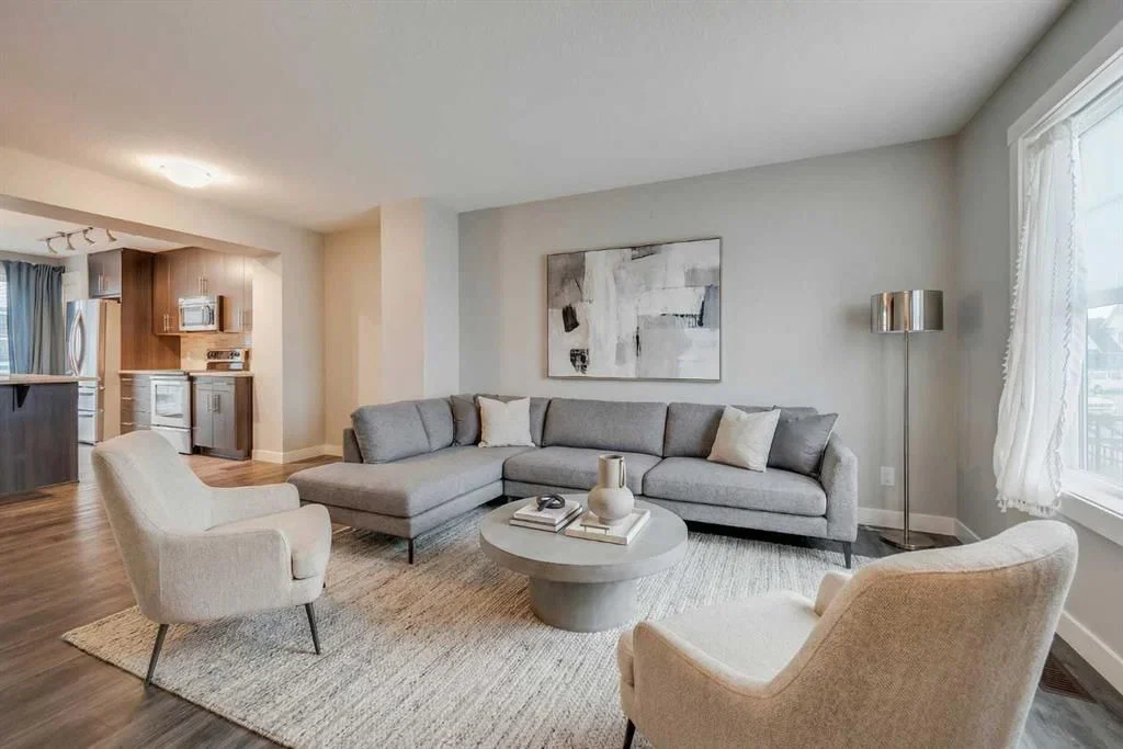 534 Mckenzie Towne Drive SE, Calgary — photo 3 of 23