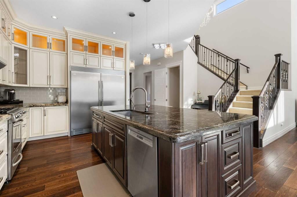 13 Aspen Vista Road SW, Calgary — photo 5 of 50