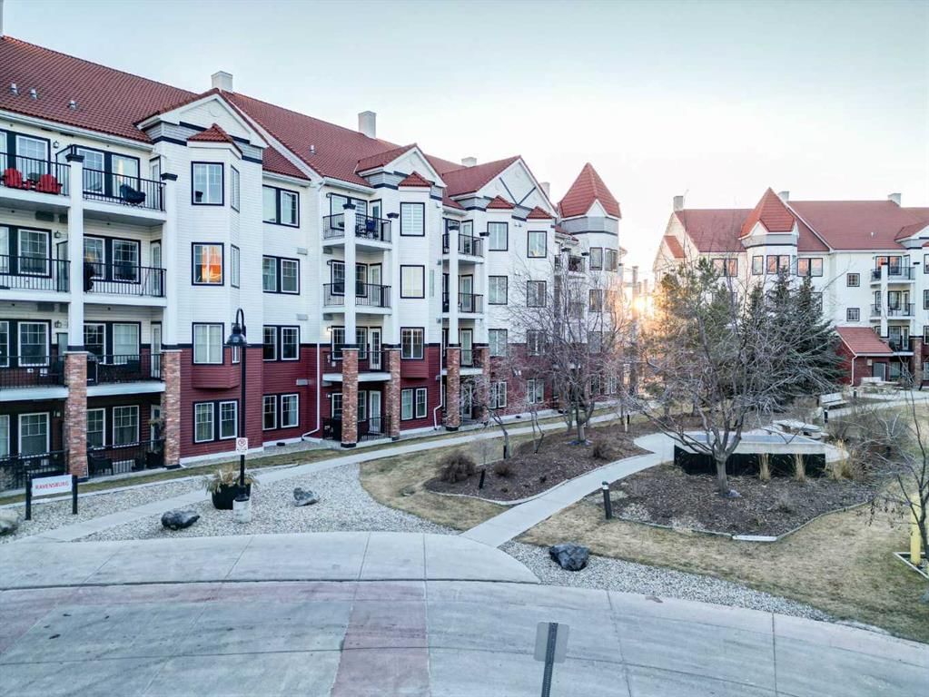 214, 70 Royal Oak Plaza NW, Calgary — main listing photo