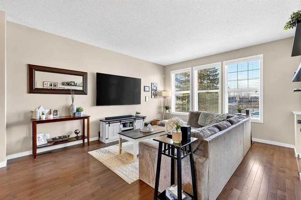 90 Walden Crescent SE, Calgary — photo 3 of 50