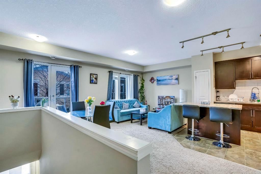 713 Auburn Bay Square SE, Calgary — photo 2 of 28
