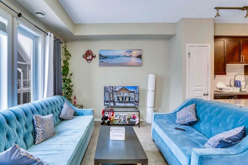 713 Auburn Bay Square SE, Calgary — photo 4 of 28