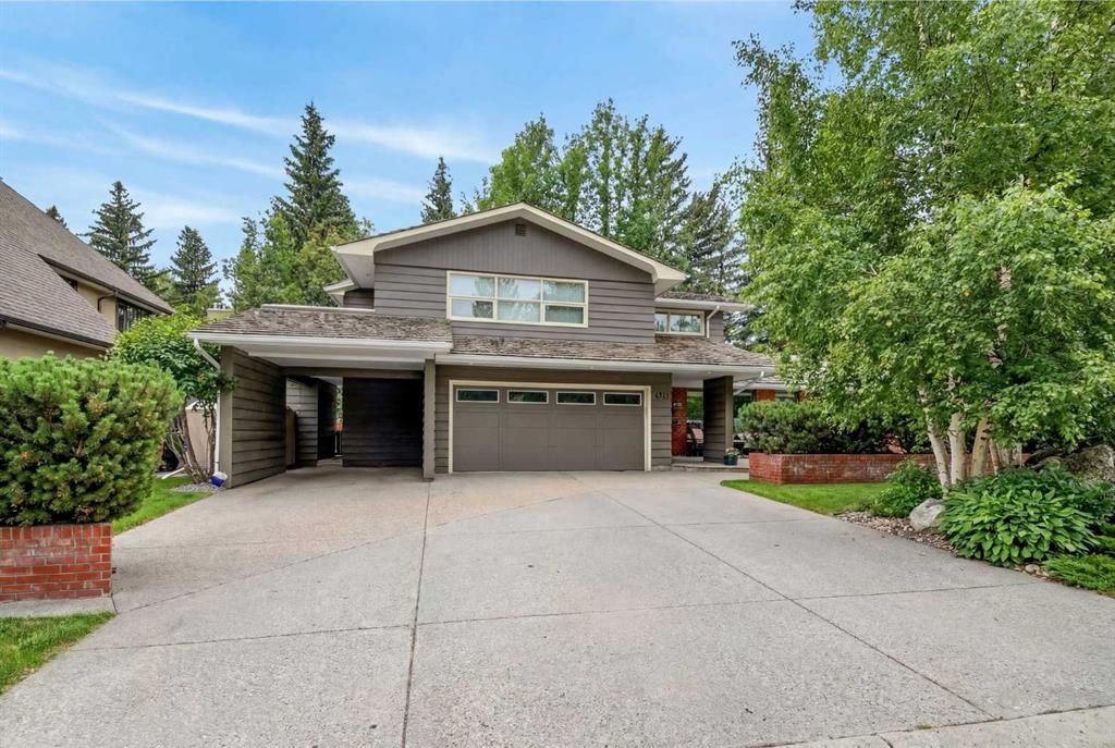 6913 Leaside Drive SW, Calgary — main listing photo