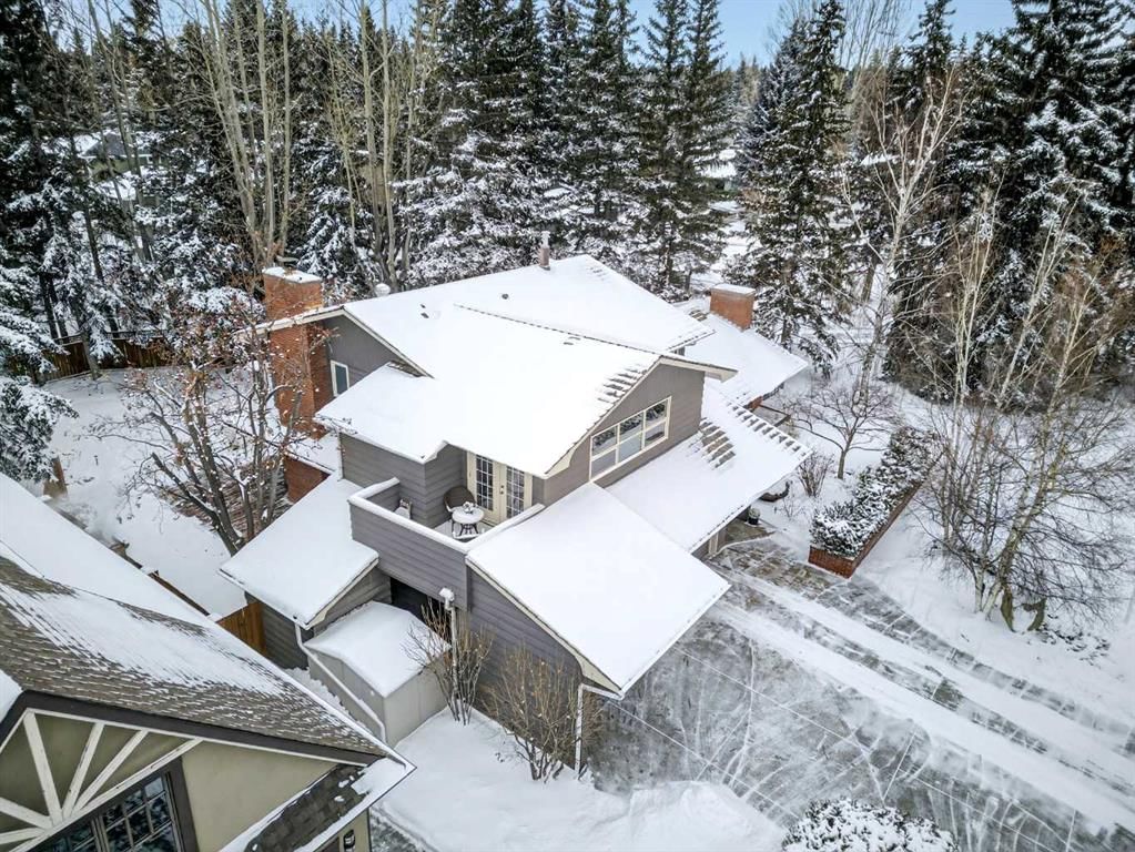 6913 Leaside Drive SW, Calgary — photo 3 of 50