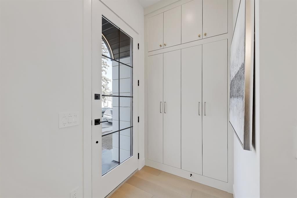 417 22 Avenue NW, Calgary — photo 2 of 49