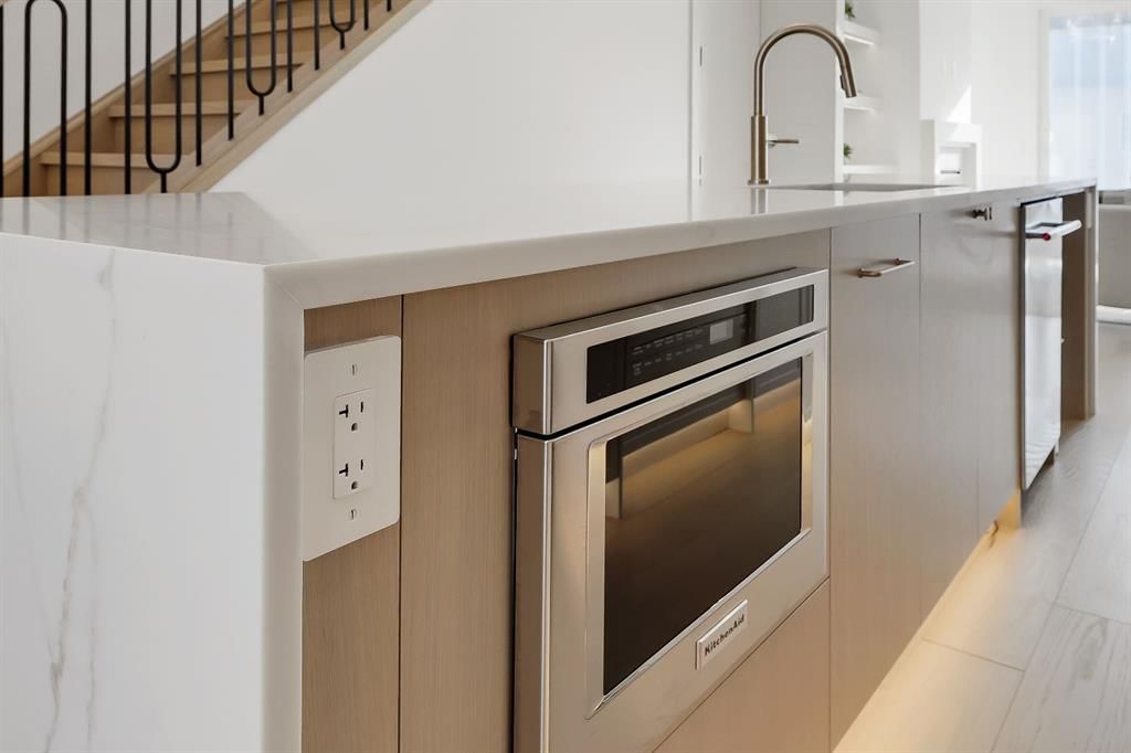 417 22 Avenue NW, Calgary — photo 4 of 49