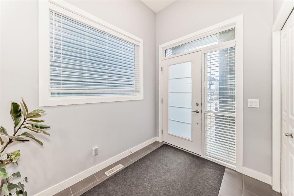 58 Sage Bluff View NW, Calgary — photo 4 of 50