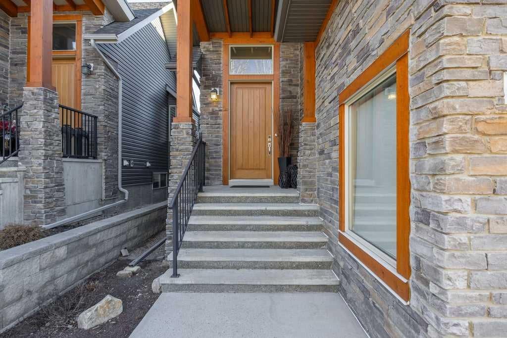 15 Cortina Villas SW, Calgary — photo 2 of 50
