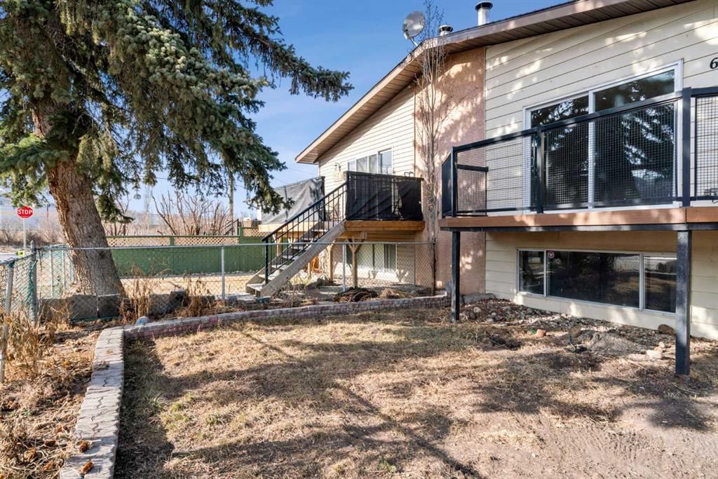 6420 30 Avenue NW, Calgary — photo 2 of 42