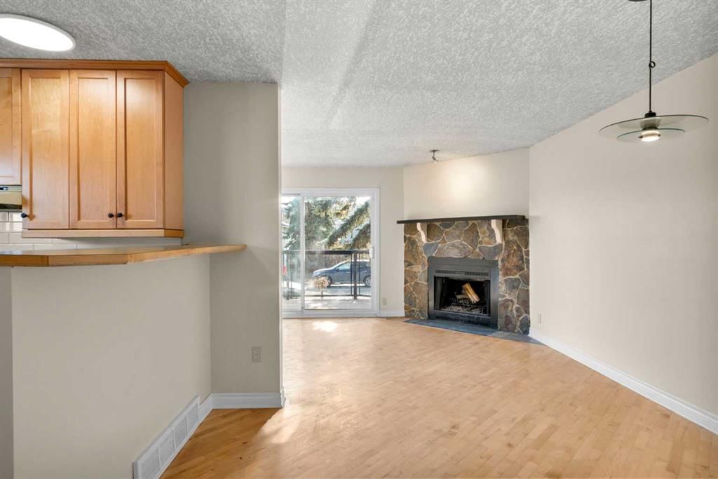 6420 30 Avenue NW, Calgary — photo 4 of 42