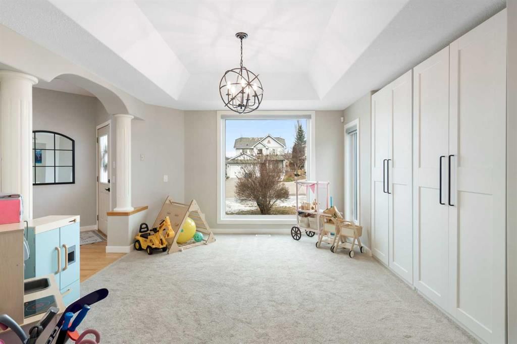 408 Mt Douglas Court SE, Calgary — photo 5 of 27