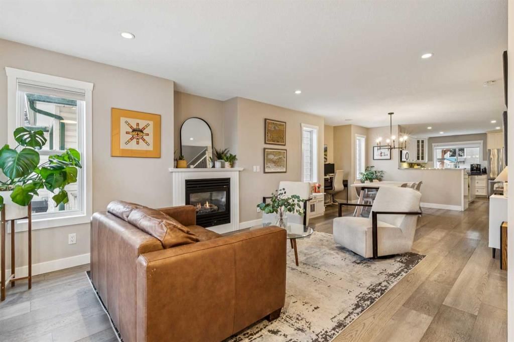 133 25 Avenue NE, Calgary — main listing photo