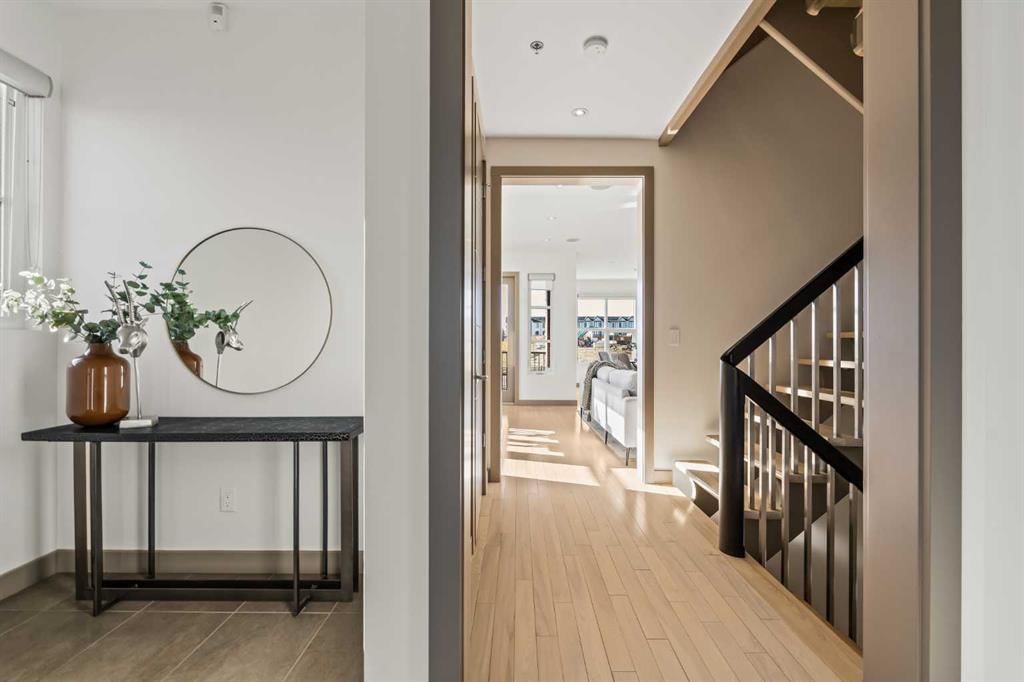101 Aspen Meadows Hill SW, Calgary — photo 3 of 50