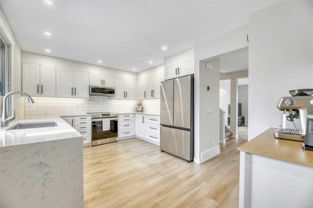 56 Woodglen Court SW, Calgary — main listing photo