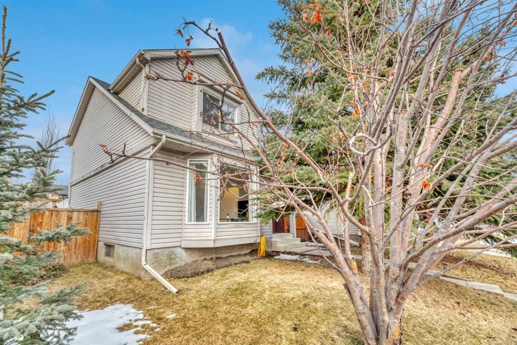 56 Woodglen Court SW, Calgary — photo 2 of 45