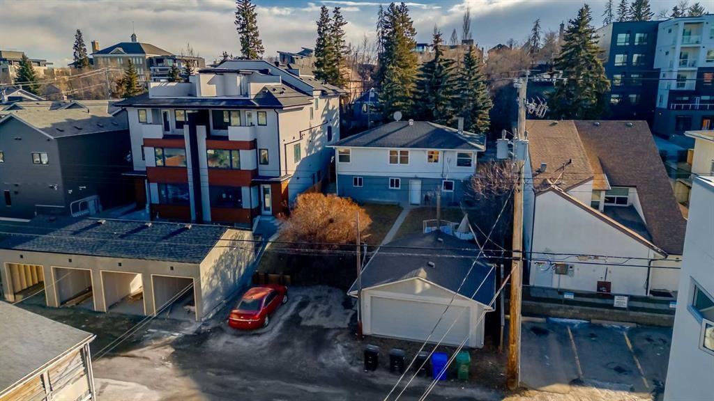 1816 28 Avenue SW, Calgary — photo 4 of 12